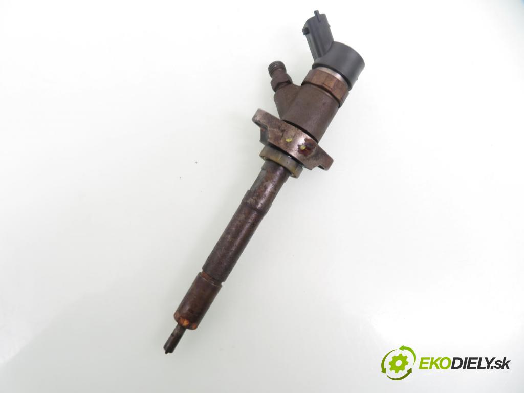 FORD FOCUS II (DA_, HCP) HB 2006 80,00 1.6 TDCi 109 - G8DA 1560,00 vstrekovač 0445110188 (Vstrekovač paliva)