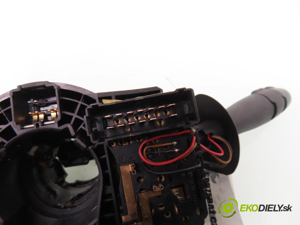 RENAULT ESPACE IV (JK0/1_) MINIVAN 2005 100,00 2.0 (JK09) - F4R 792 1998,00 páčka/prepínač 8200012244 ; 8200328899