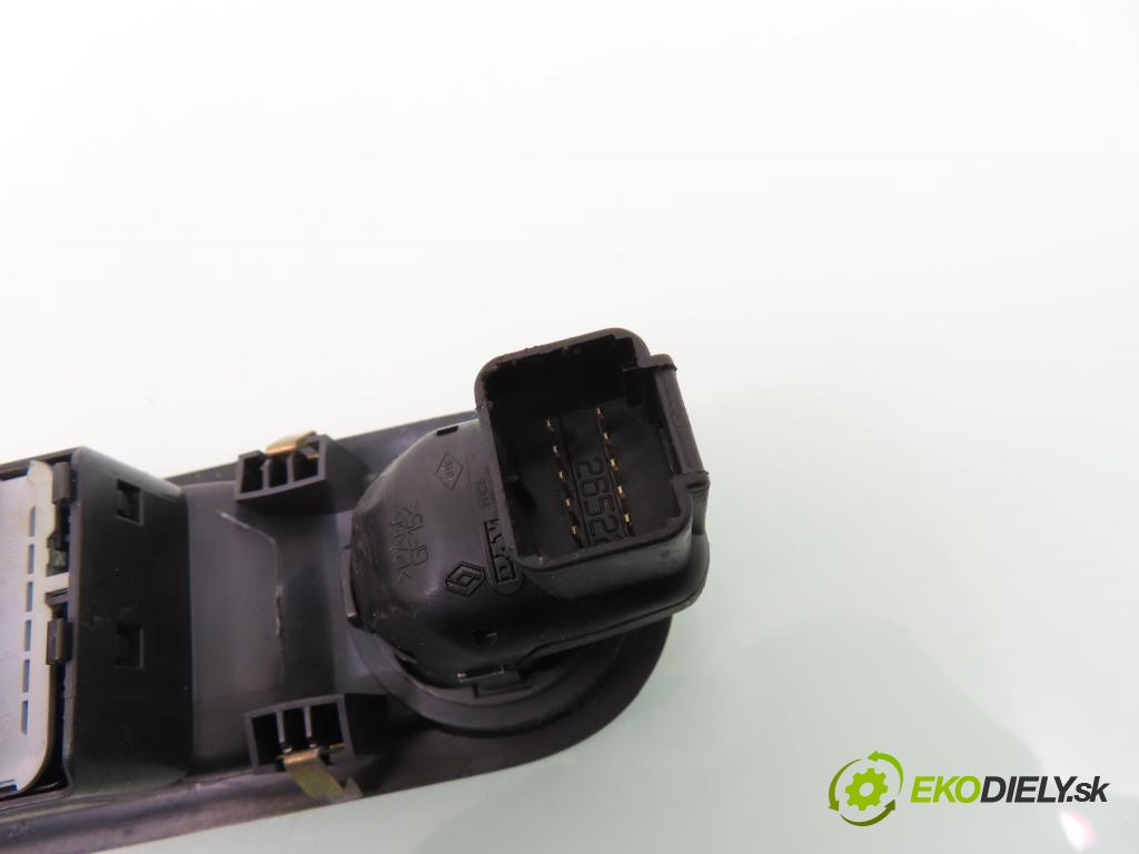 RENAULT ESPACE IV (JK0/1_) MINIVAN 2005 100,00 2.0 (JK09) - F4R 792 1998,00 Panel ovládania okien 8200519355