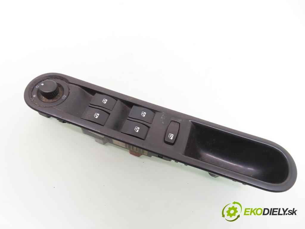 RENAULT ESPACE IV (JK0/1_) MINIVAN 2005 100,00 2.0 (JK09) - F4R 792 1998,00 Panel ovládania okien 8200519355