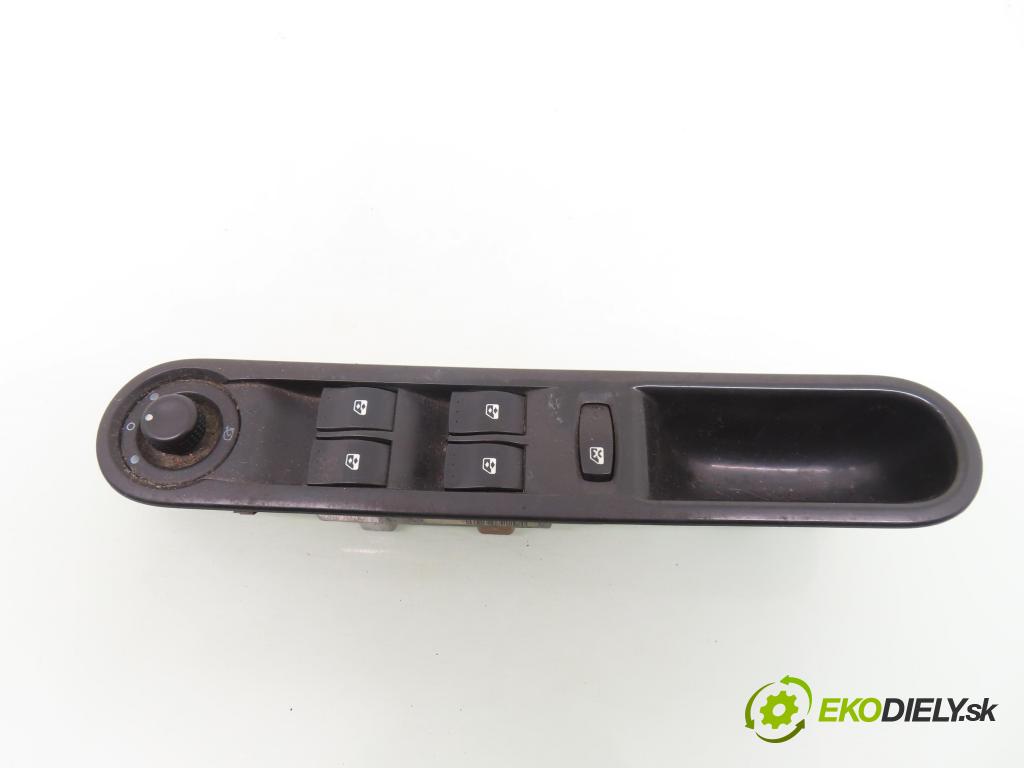 RENAULT ESPACE IV (JK0/1_) MINIVAN 2005 100,00 2.0 (JK09) - F4R 792 1998,00 Panel ovládania okien 8200519355