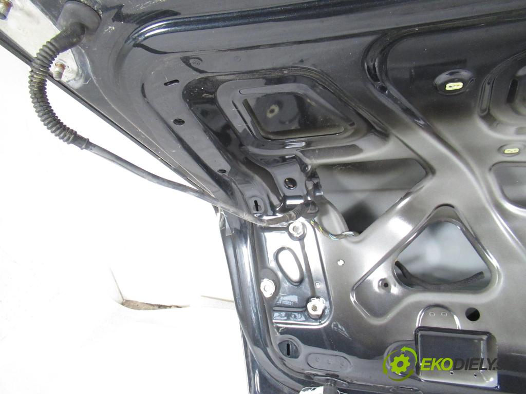 AUDI A8 D3 (4E2, 4E8) SEDAN 2004 171,00 3.0 TDI quattro - ASB 2967,00 kapota kufra sedan