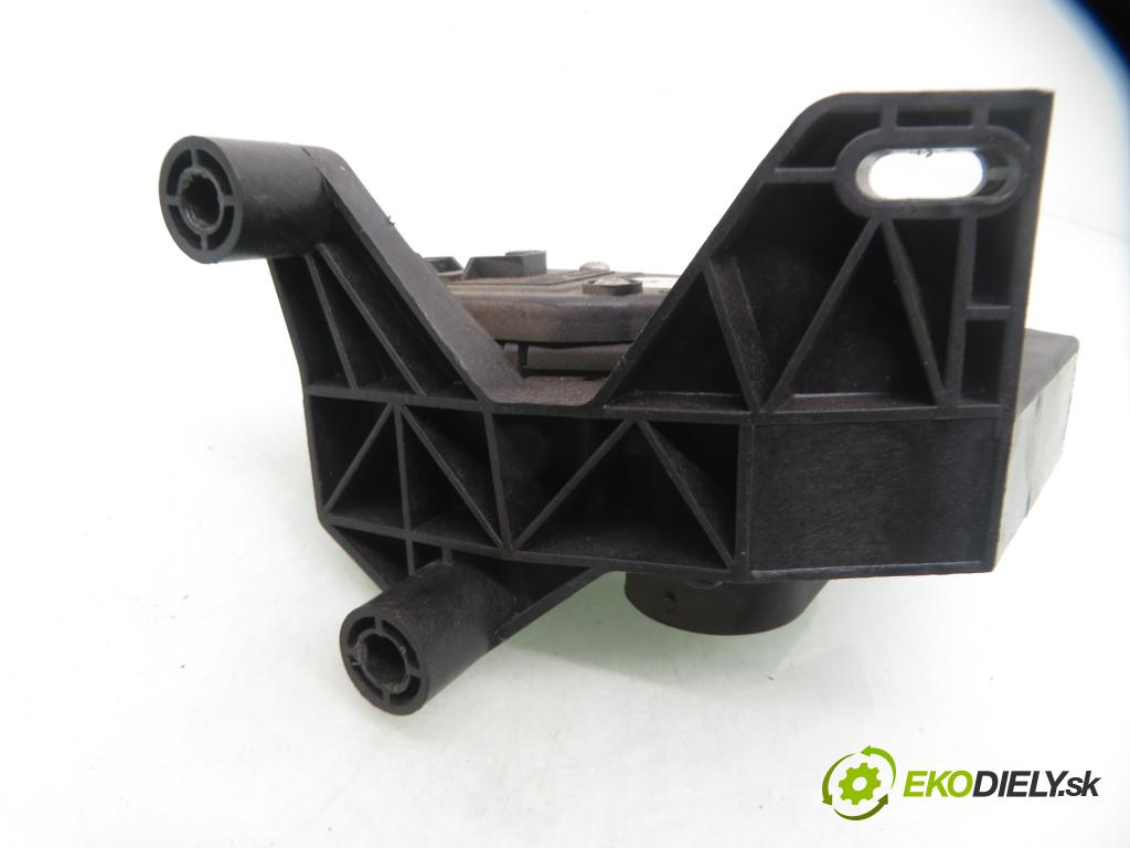 OPEL MERIVA A nadwozie wielkoprzestrzenne (MPV) (X03) MINIVAN 2005 66,00 1.4 16V Twinport - Z 14 XEP 1364,00 Potenciometer plynu 6PV00811002 ; 93335443 (Potenciometer plynového pedálu)