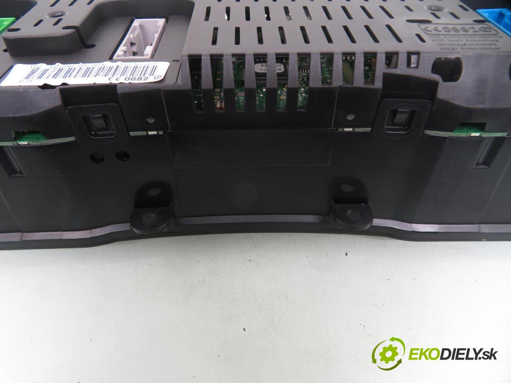 AUDI A6 Avant (4B5, C5) KOMBI 2004 120,00 2.5 TDI V6 163 - BDG 2496,00 Prístrojovka elektrický 4B0920933M ; 110080128004