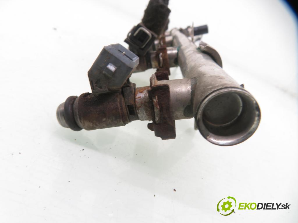 MERCEDES-BENZ VANEO (414) MINIVAN 2002 75,00 1.6 (414.700) - M 166.961 1598,00 Lišta vstrekovacia 96614003 ; A0006249 (Vstrekovacia lišta)