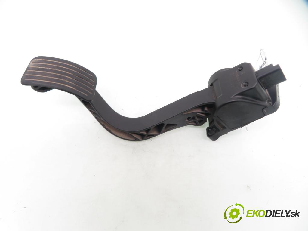 PEUGEOT PARTNER Skrzynia FURGON 2008 66,00 1.6 HDi 8V 90 1560,00 Potenciometer plynu 0280755117 ; 9684834480 (Potenciometer plynového pedálu)