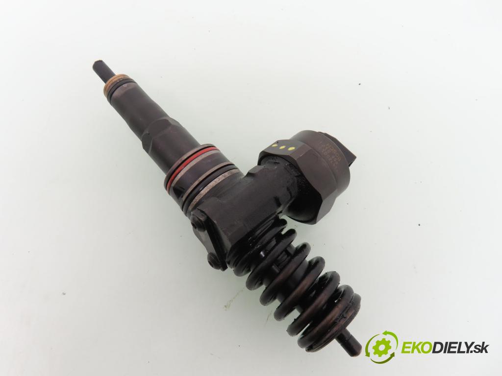 SKODA FABIA I (6Y2) HB 2000 74,00 1.9 TDI PD 100 - ATD 1896,00 Vstrekovač 038130073J ; 0414720015 (Vstrekovač paliva)