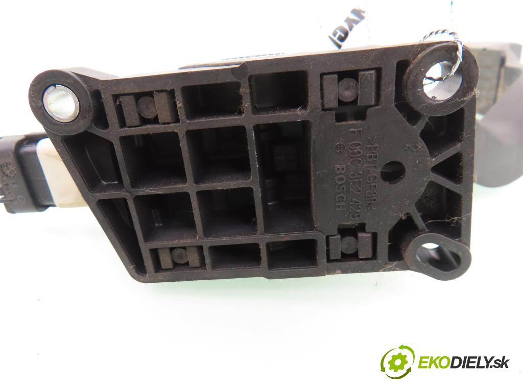 CITROEN C2 (JM_) HB 2006 50,00 1.4 HDi 68 8V - 8HZ 1398,00 Potenciometer plynu 0280752251 ; 9646702180 (Potenciometer plynového pedálu)