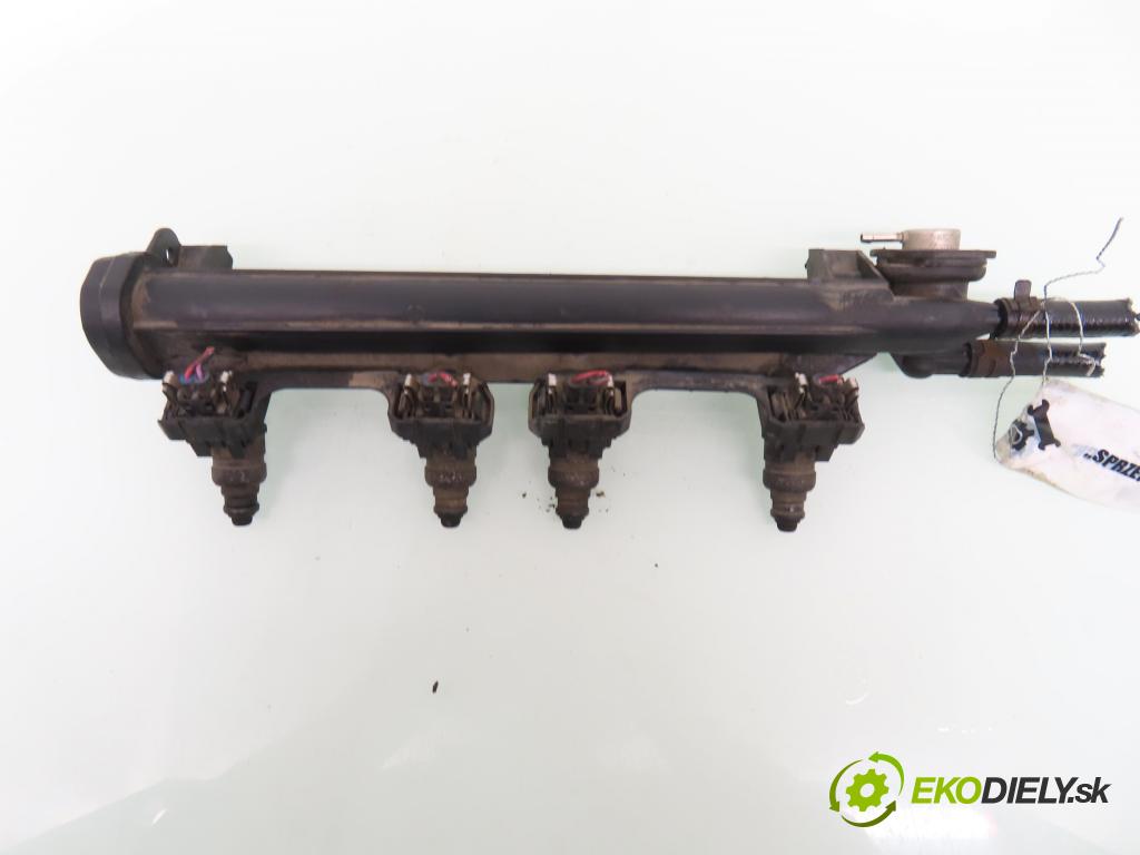 SEAT TOLEDO II (1M2) SEDAN 2000 74,00 1.6 - AEH 1595,00 lišta vstřikovací 05A133317A ; 037906031AA (Vstřikovací lišta)