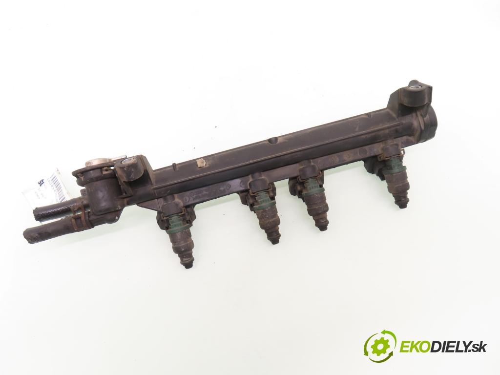 SEAT TOLEDO II (1M2) SEDAN 2000 74,00 1.6 - AEH 1595,00 lišta vstřikovací 05A133317A ; 037906031AA (Vstřikovací lišta)