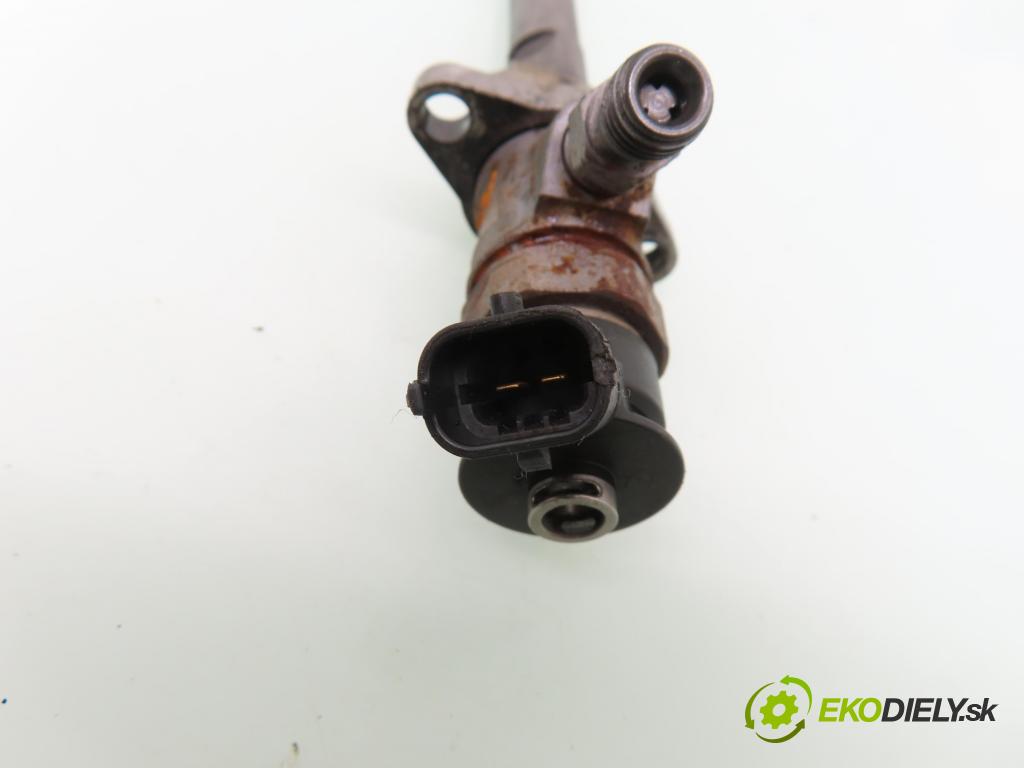 PEUGEOT PARTNER Skrzynia FURGON 2008 66,00 1.6 HDi 8V 90 1560,00 vstrekovač 0445110311 (Vstrekovač paliva)