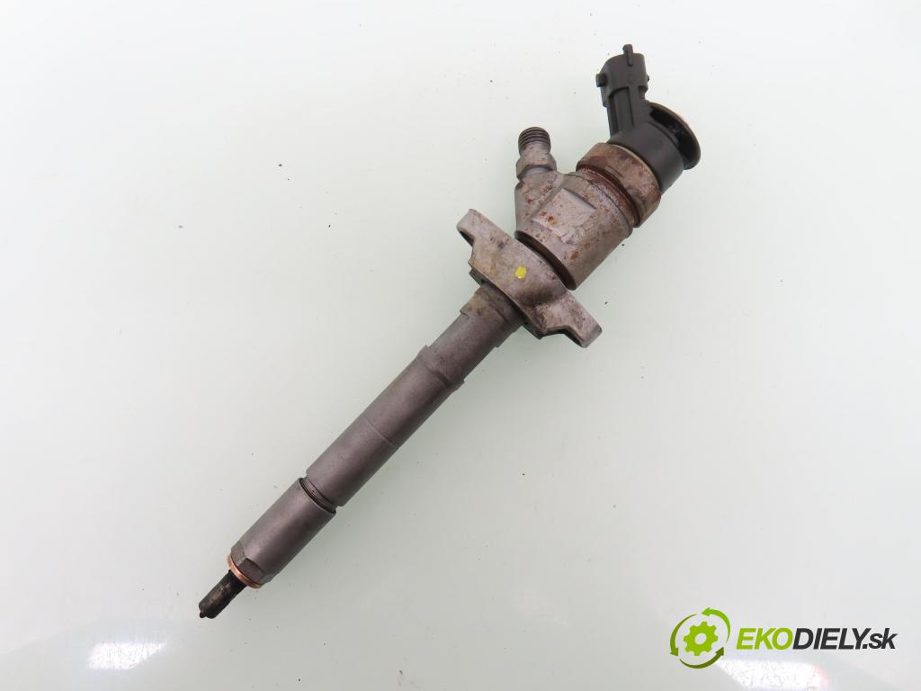 PEUGEOT PARTNER Skrzynia FURGON 2008 66,00 1.6 HDi 8V 90 1560,00 vstrekovač 0445110311 (Vstrekovač paliva)