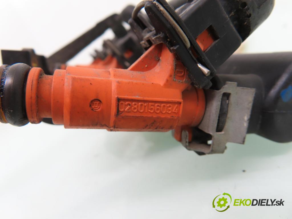 PEUGEOT 206 CC (2D) CABRIO 2002 80,00 1.6 16V - NFU 1587,00 Lišta vstrekovacia 9636520780 ; 0280156034 (Vstrekovacia lišta)