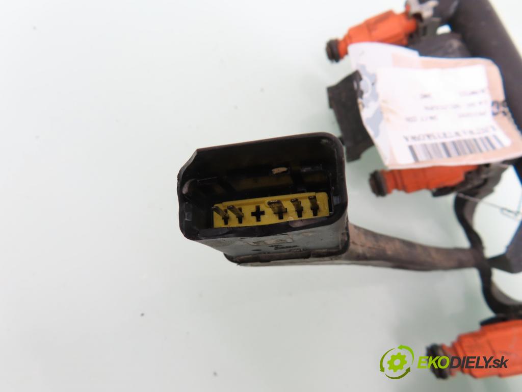 PEUGEOT 206 CC (2D) CABRIO 2002 80,00 1.6 16V - NFU 1587,00 Lišta vstrekovacia 9636520780 ; 0280156034 (Vstrekovacia lišta)