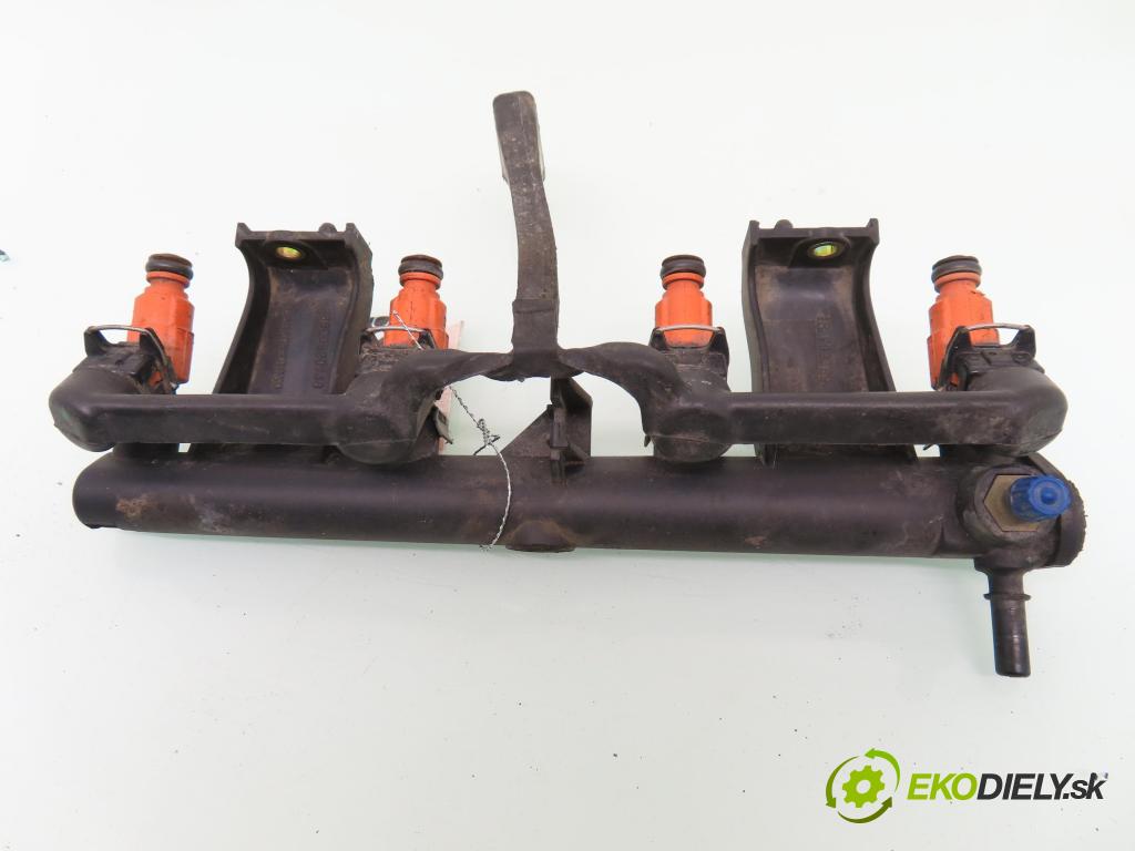 PEUGEOT 206 CC (2D) CABRIO 2002 80,00 1.6 16V - NFU 1587,00 Lišta vstrekovacia 9636520780 ; 0280156034 (Vstrekovacia lišta)