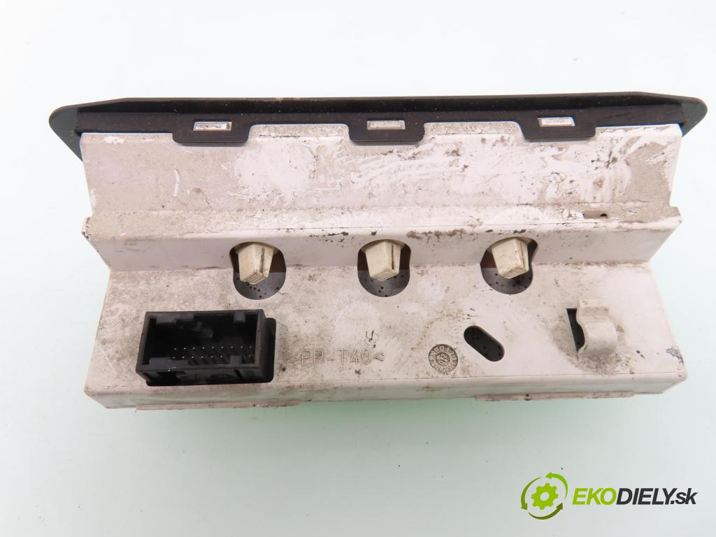 PEUGEOT 206 CC (2D) CABRIO 2002 80,00 1.6 16V - NFU 1587,00 ZOBRAZIT: 9641014877 ; 216592770 ; 216592759