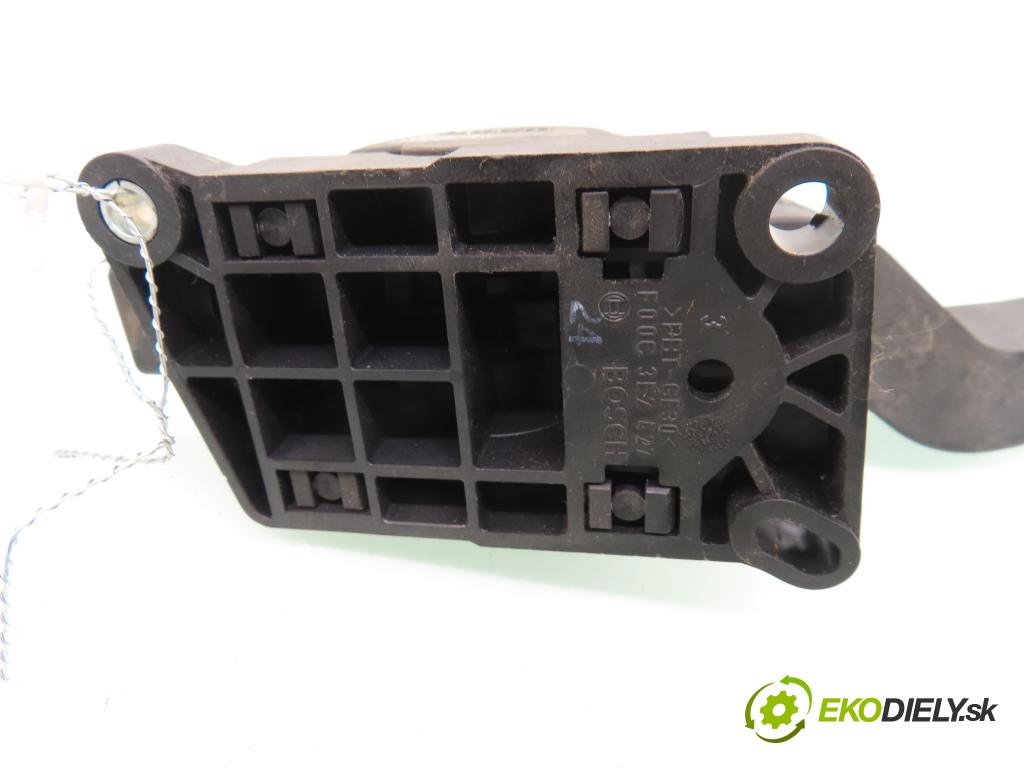 PEUGEOT 206 CC (2D) CABRIO 2002 80,00 1.6 16V - NFU 1587,00 Potenciometer plynu 0280752258 ; 9647575580 (Potenciometer plynového pedálu)