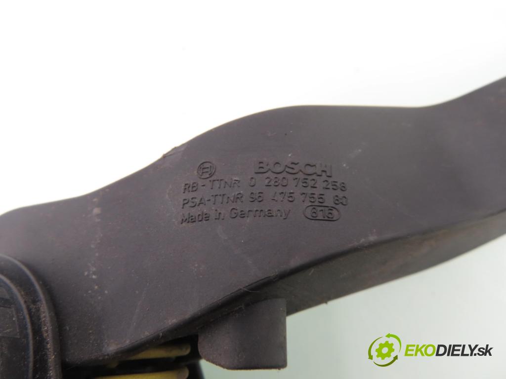 PEUGEOT 206 CC (2D) CABRIO 2002 80,00 1.6 16V - NFU 1587,00 Potenciometer plynu 0280752258 ; 9647575580 (Potenciometer plynového pedálu)