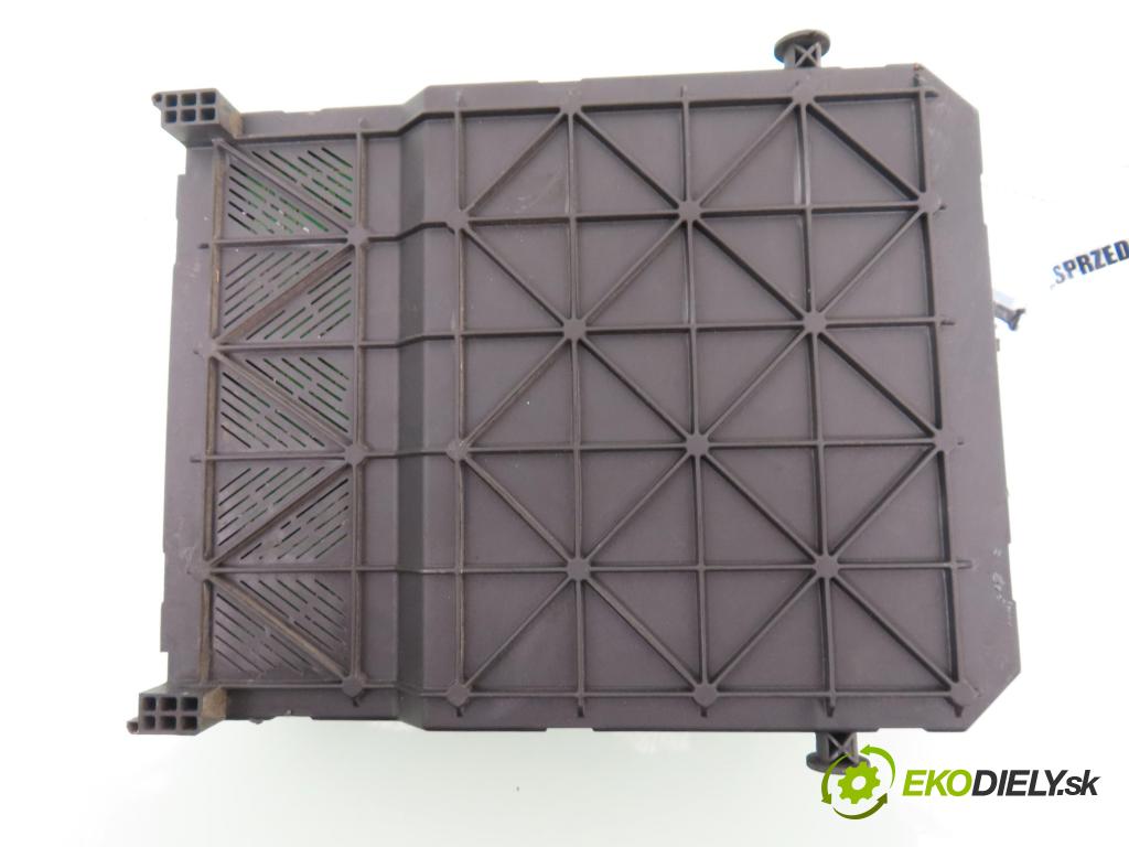 PEUGEOT 206 CC (2D) CABRIO 2002 80,00 1.6 16V - NFU 1587,00 MODUL BSI 9649627880 ; s118085220A