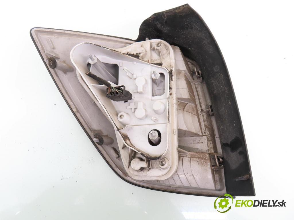 OPEL ASTRA H Kombi (A04) KOMBI 2007 74,00 1.9 CDTI - Z 19 DTL 1910,00 světlo pravé zadní 13223674 ; 417202