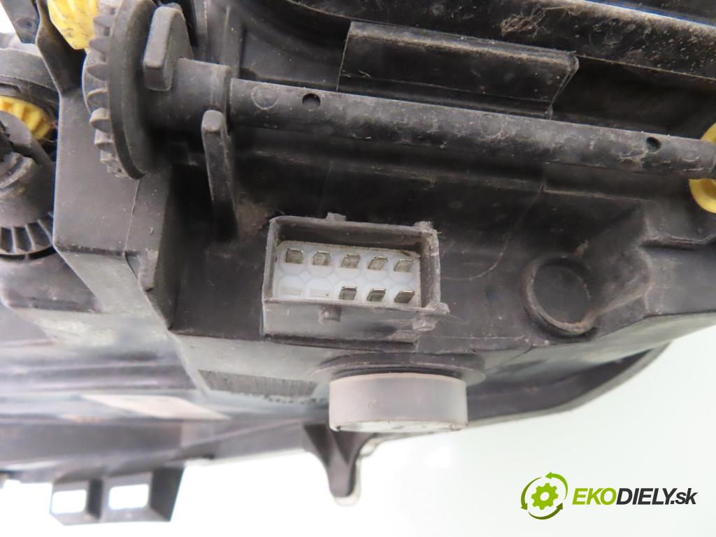 OPEL CORSA D (S07) HB 2006 59,00 1.2 - Z 12 XEP 1229,00 Svetlo PP 13186382 ; 89313300