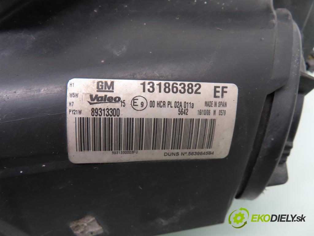 OPEL CORSA D (S07) HB 2006 59,00 1.2 - Z 12 XEP 1229,00 Svetlo PP 13186382 ; 89313300