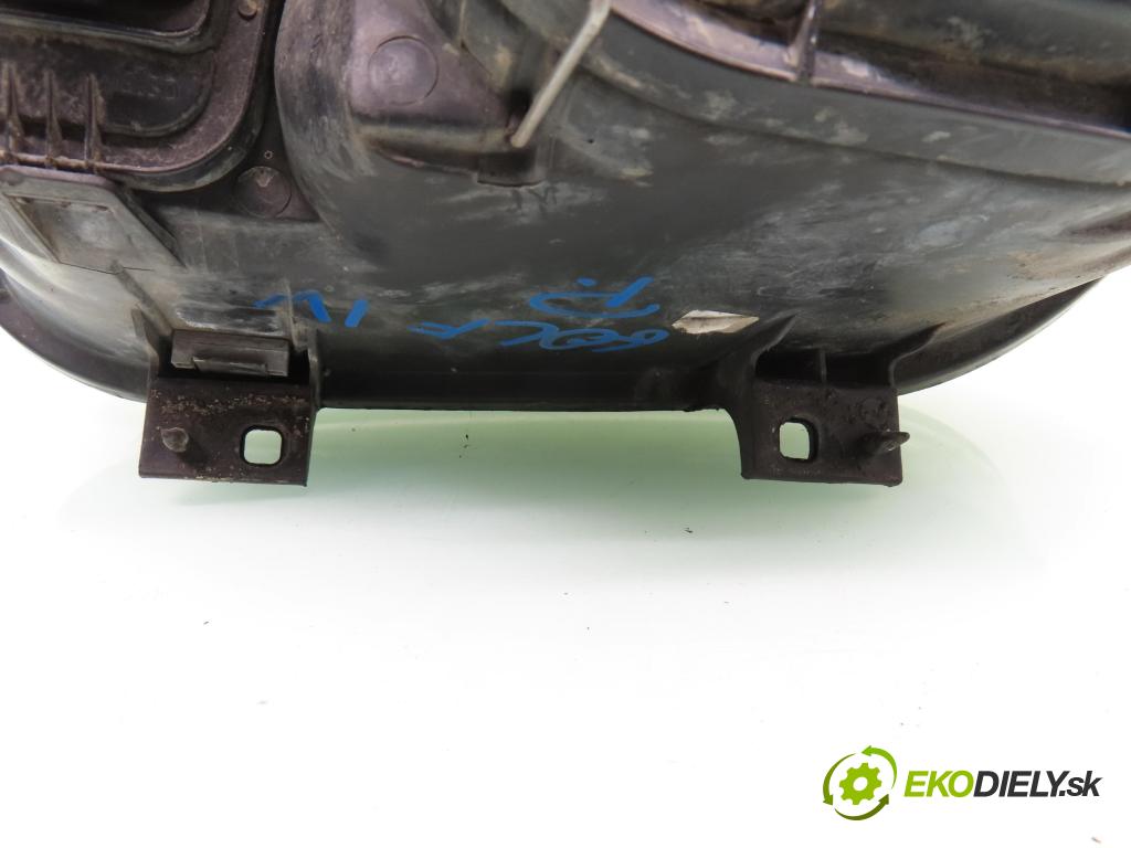 VW GOLF IV (1J1) HB 1998 55,00 1.4 16V 75 - AKQ 1390,00 Svetlo PP 1J941016B ; 67742020