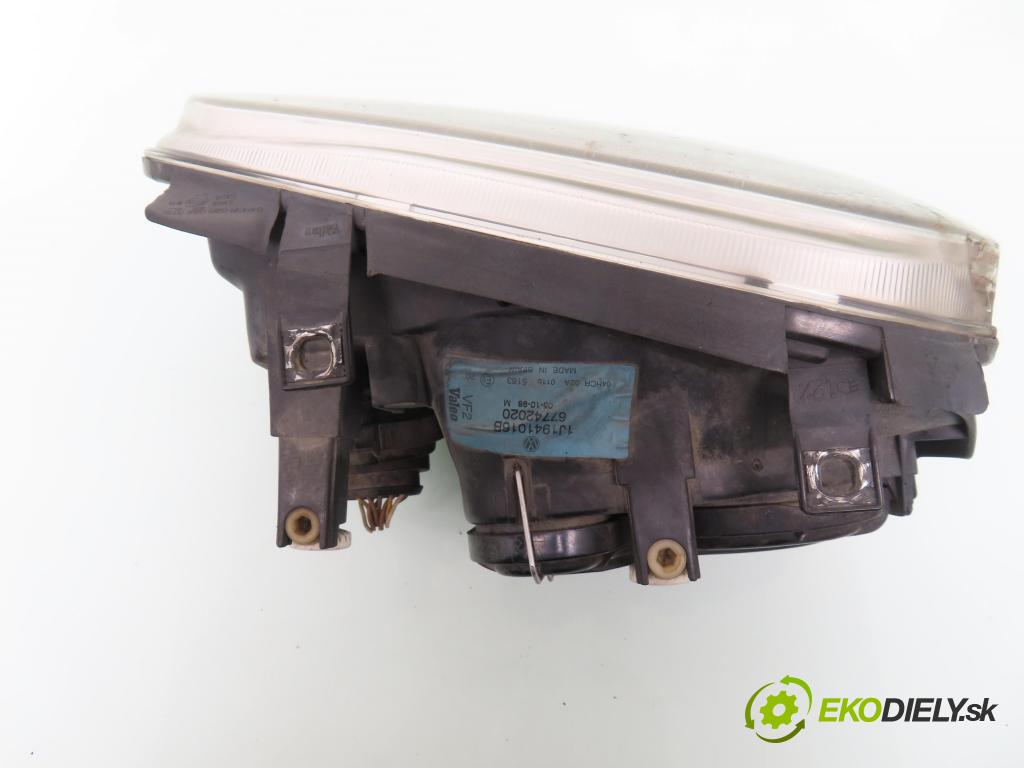 VW GOLF IV (1J1) HB 1998 55,00 1.4 16V 75 - AKQ 1390,00 Svetlo PP 1J941016B ; 67742020
