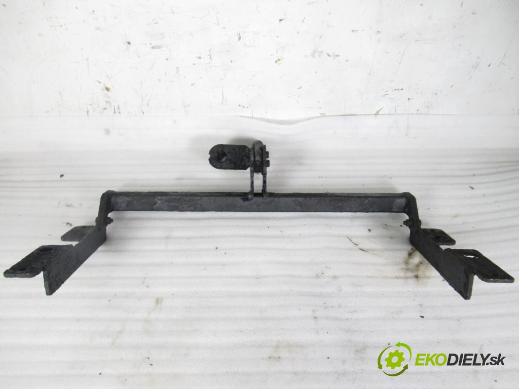 HONDA CR-V I (RD) SUV 1999 94,00 2 - B20B4 1973,00 Hák 