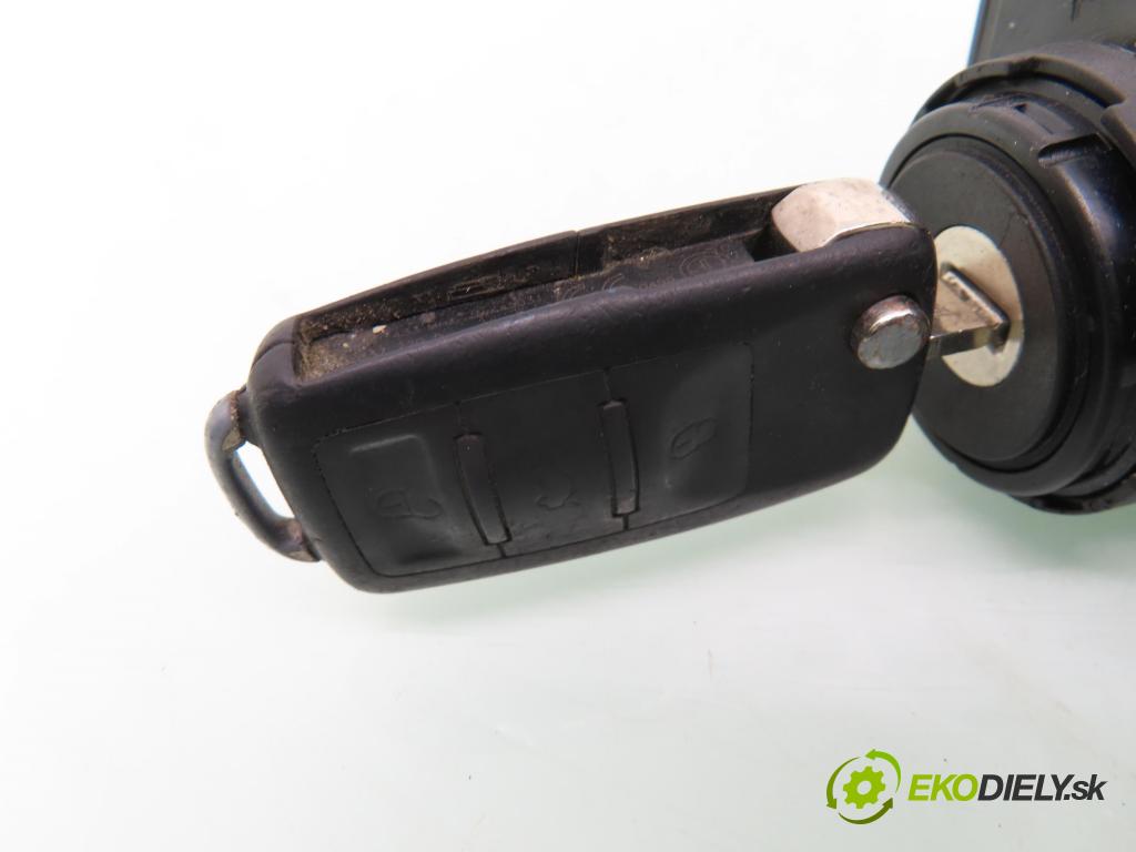 AUDI A8 D3 (4E2, 4E8) SEDAN 2004 171,00 3.0 TDI quattro - ASB 2967,00 spinačka 3D0905865E (Spínacia skrinka)