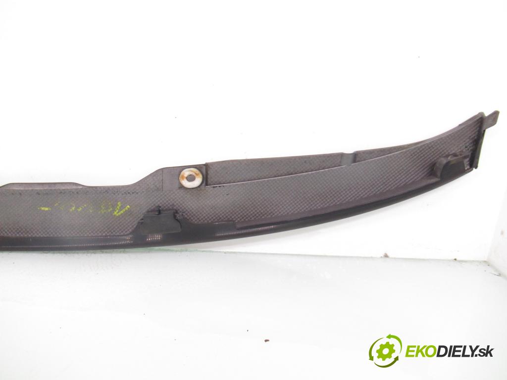 TOYOTA CELICA coupe (_T18_) COUPE 1991 77,00 1.6 STI (AT180) - 4A-FE 1587,00 mřížka / maska