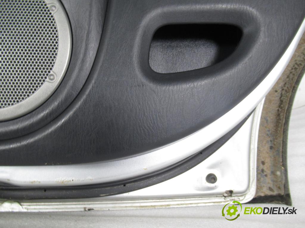 TOYOTA RAV 4 II (_A2_) SUV 2004 85,00 2.0 D-4D 4WD 116 - 1CD-FTV 1995,00 Dvere pravé zadné 