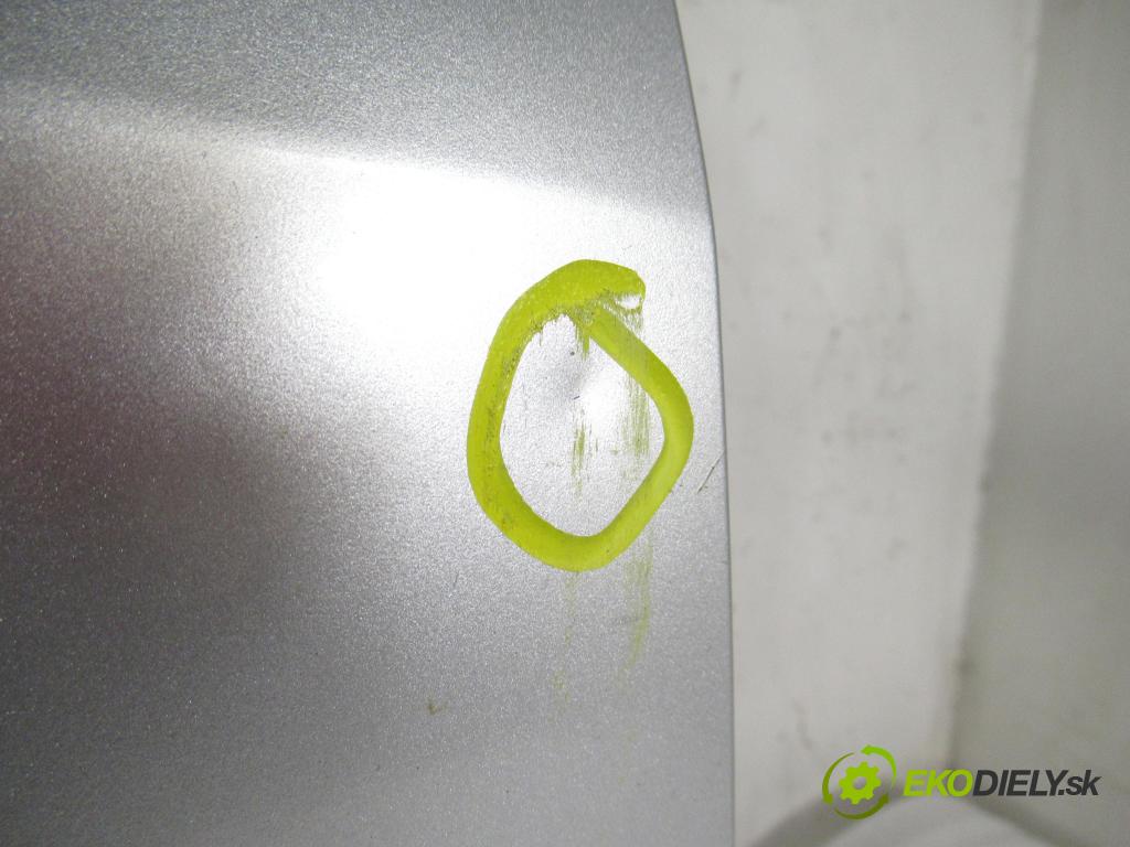 TOYOTA RAV 4 II (_A2_) SUV 2004 85,00 2.0 D-4D 4WD 116 - 1CD-FTV 1995,00 Dvere pravé zadné