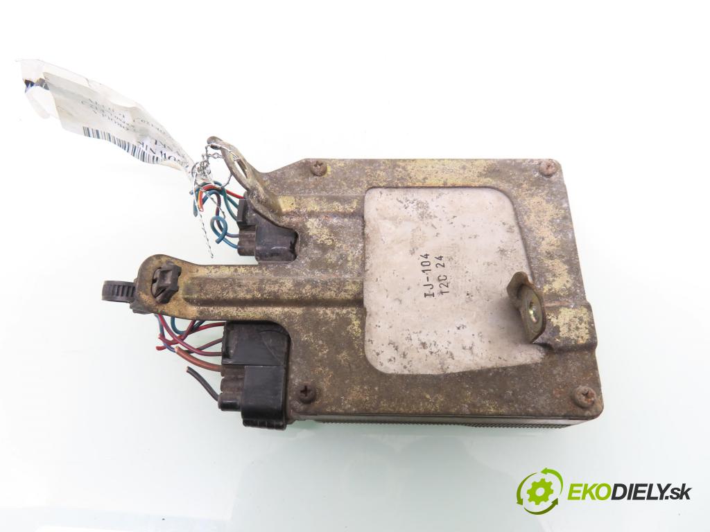 TOYOTA COROLLA Verso (_E12_) MINIVAN 2002 66,00 2.0 D-4D (CDE120_) - 1CD-FTV 1995,00 řídící jednotka vstřiku 8987120030 ; 1310001041