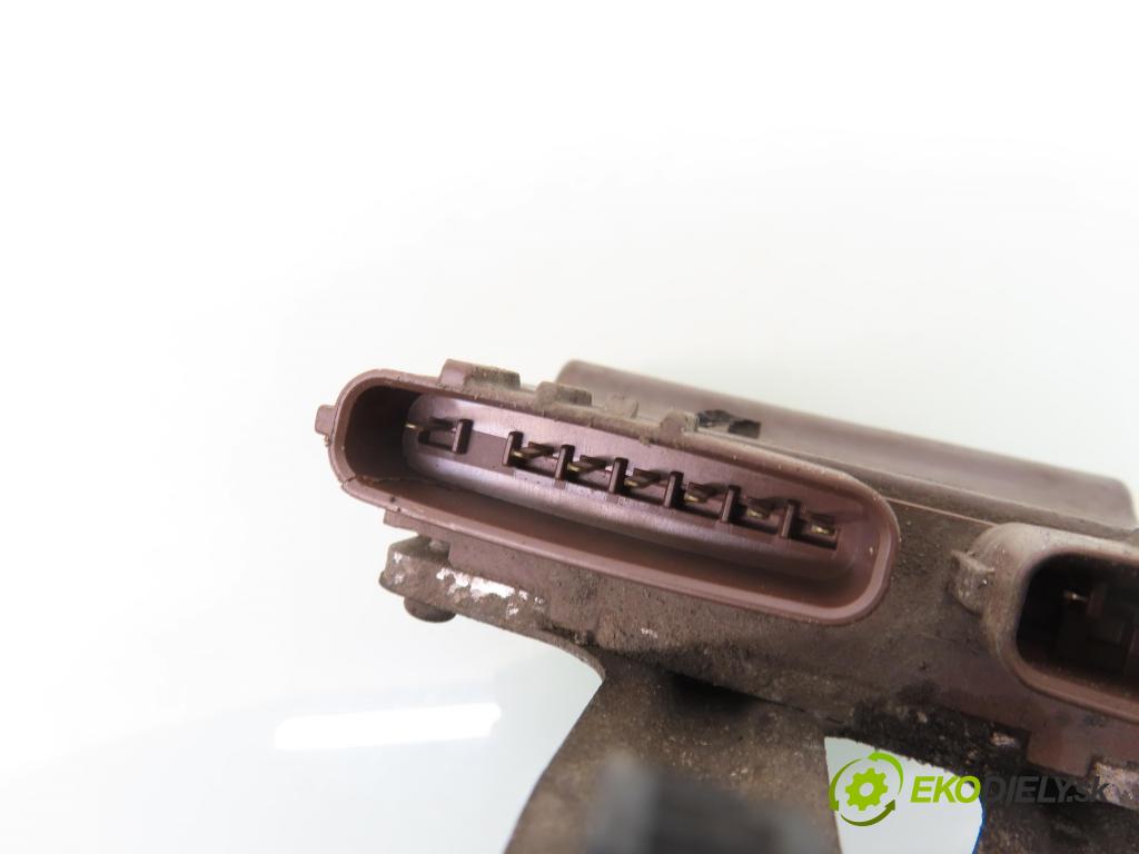 TOYOTA COROLLA Verso (_E12_) MINIVAN 2002 66,00 2.0 D-4D (CDE120_) - 1CD-FTV 1995,00 řídící jednotka vstřiku 8987120030 ; 1310001041