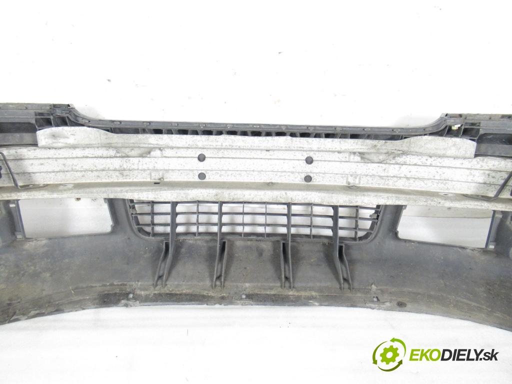 AUDI A6 Avant (4B5, C5) KOMBI 2004 120,00 2.5 TDI V6 163 - BDG 2496,00 Nárazník predný 