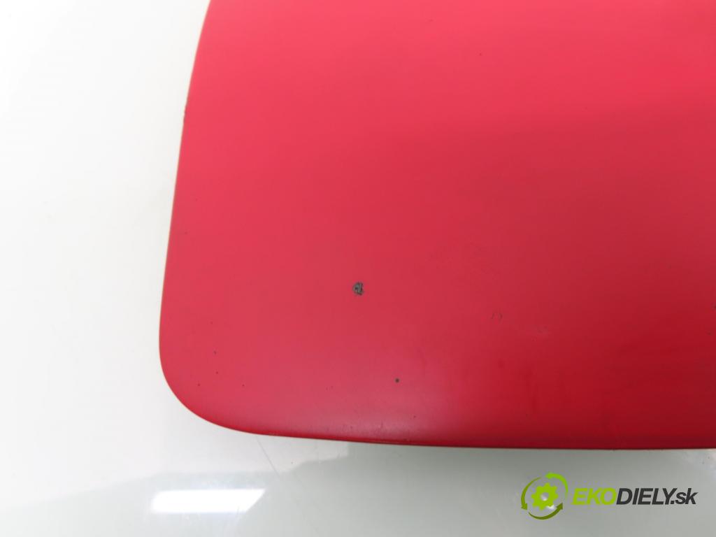 TOYOTA CELICA coupe (_T18_) COUPE 1991 77,00 1.6 STI (AT180) - 4A-FE 1587,00 dvířka nádrže paliva (Klika dveří ostatní)