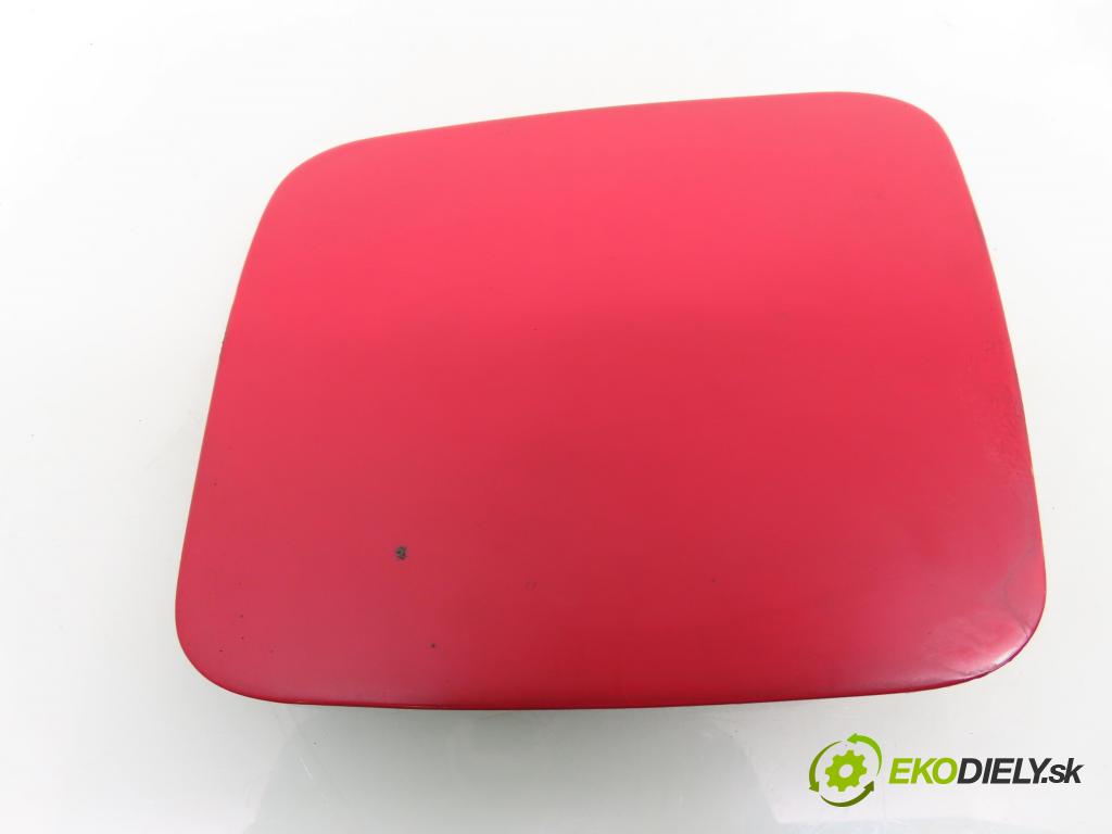 TOYOTA CELICA coupe (_T18_) COUPE 1991 77,00 1.6 STI (AT180) - 4A-FE 1587,00 dvířka nádrže paliva (Klika dveří ostatní)