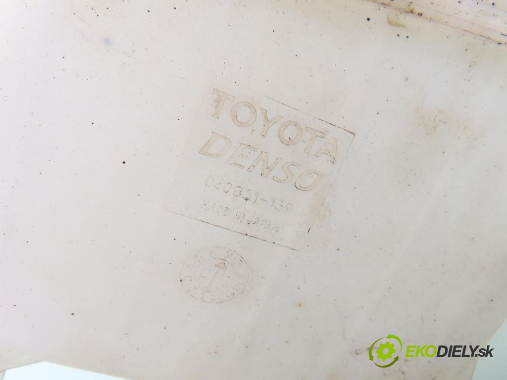 TOYOTA RAV 4 II (_A2_) SUV 2004 85,00 2.0 D-4D 4WD 116 - 1CD-FTV 1995,00 nádržka ostřikovačů 060851139 (Klika dveří ostatní)