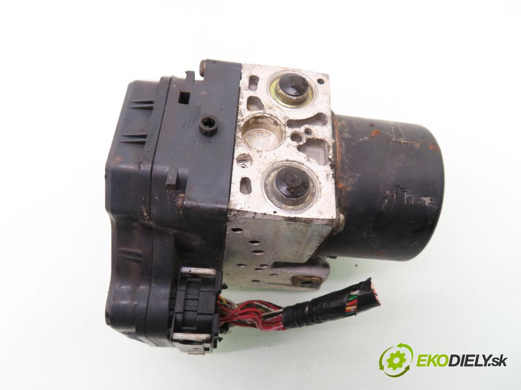 TOYOTA RAV 4 II (_A2_) SUV 2004 85,00 2.0 D-4D 4WD 116 - 1CD-FTV 1995,00 pumpa ABS 4454042040 ; 8954142140 ; 1338007450 (Pumpa ABS)