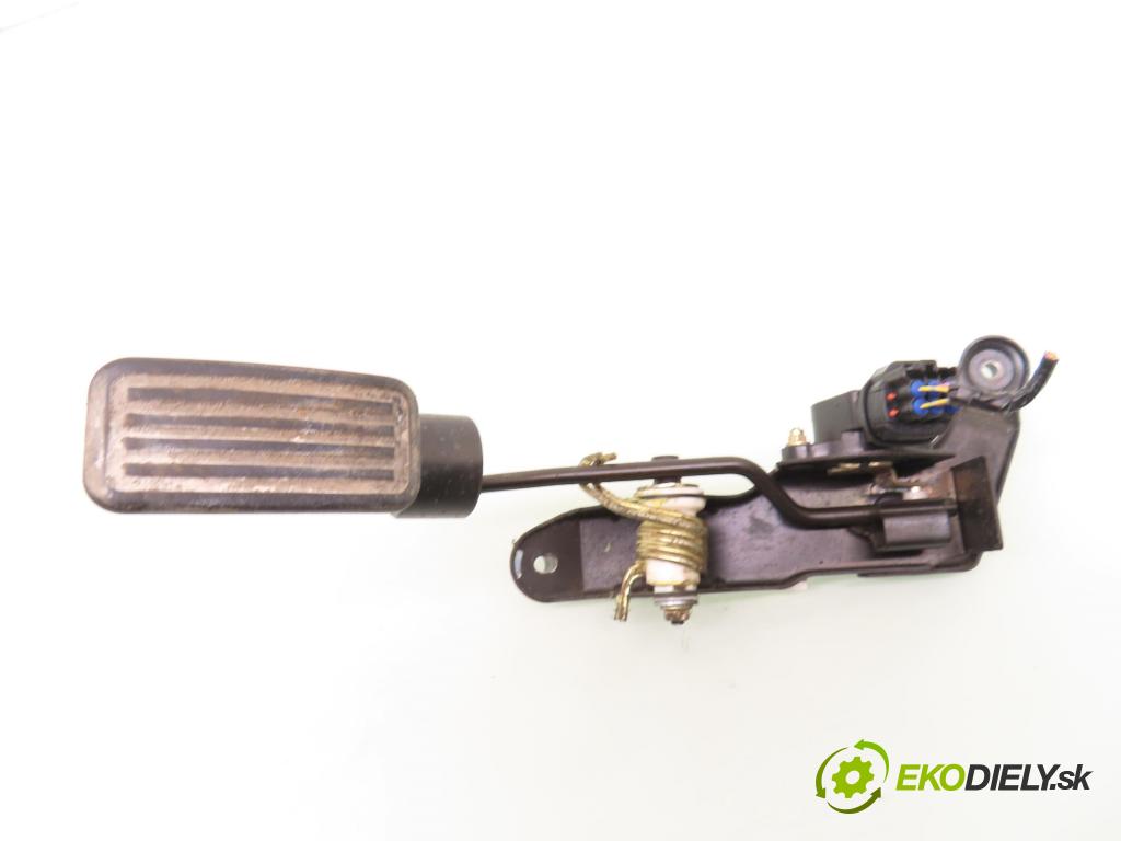 TOYOTA RAV 4 II (_A2_) SUV 2004 85,00 2.0 D-4D 4WD 116 - 1CD-FTV 1995,00 Potenciometer plynu 7801042020 ; 8928133010 (Potenciometer plynového pedálu)