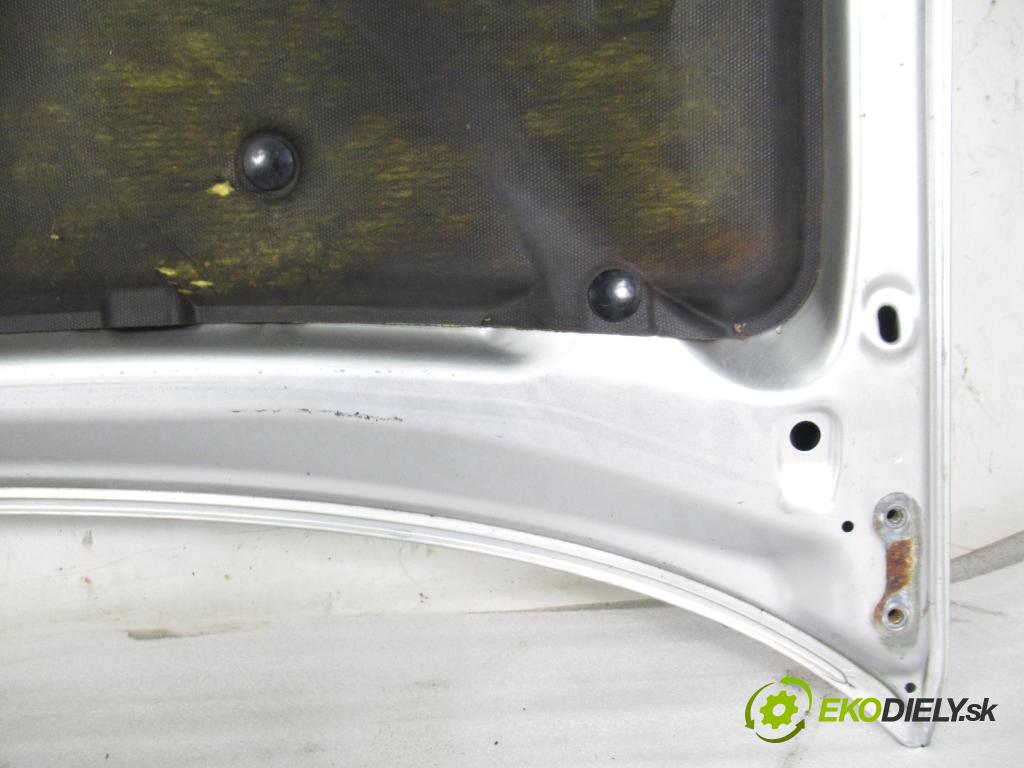 TOYOTA RAV 4 II (_A2_) SUV 2004 85,00 2.0 D-4D 4WD 116 - 1CD-FTV 1995,00 Kapota  (Kapota)