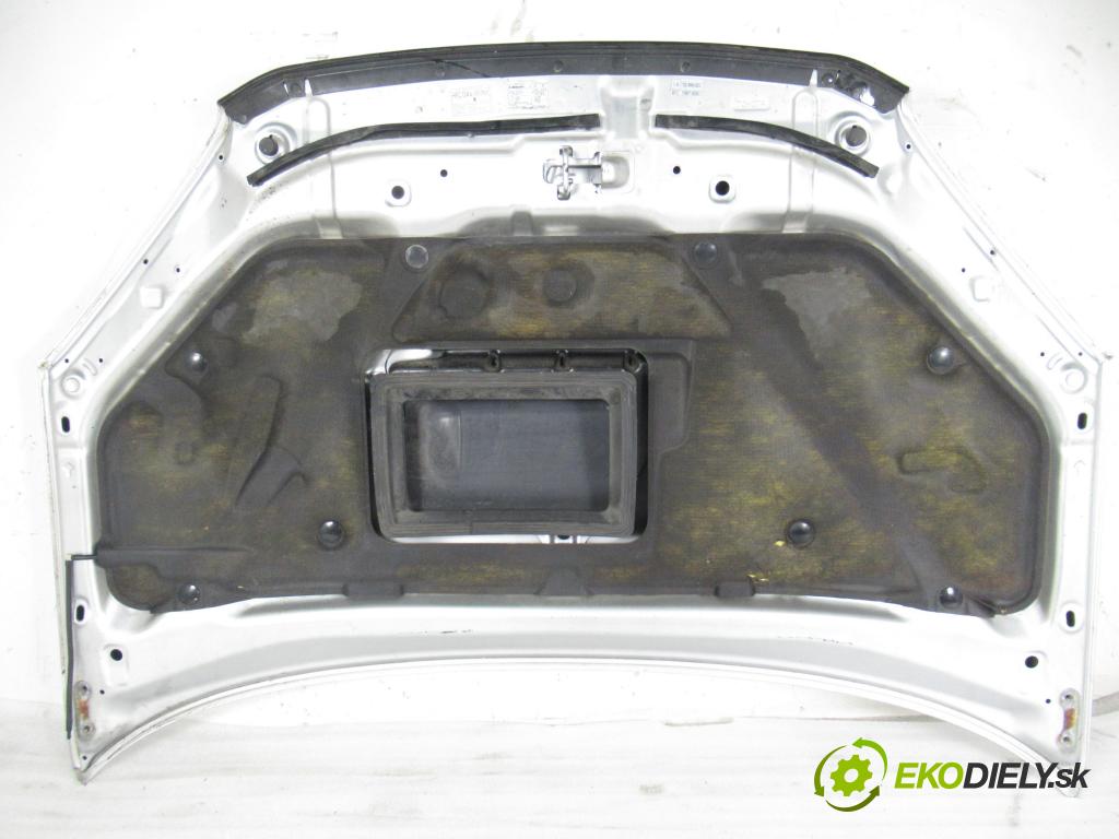 TOYOTA RAV 4 II (_A2_) SUV 2004 85,00 2.0 D-4D 4WD 116 - 1CD-FTV 1995,00 Kapota  (Kapota)