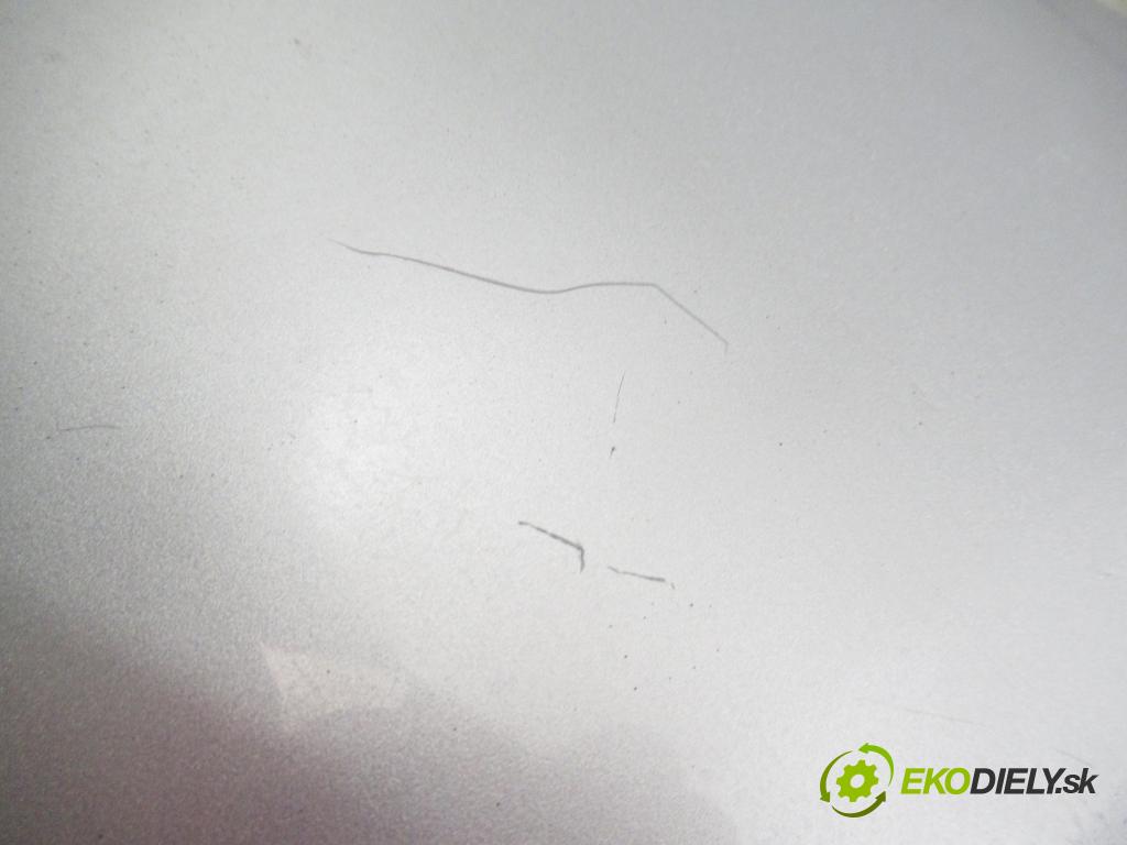 TOYOTA RAV 4 II (_A2_) SUV 2004 85,00 2.0 D-4D 4WD 116 - 1CD-FTV 1995,00 Kapota  (Kapota)