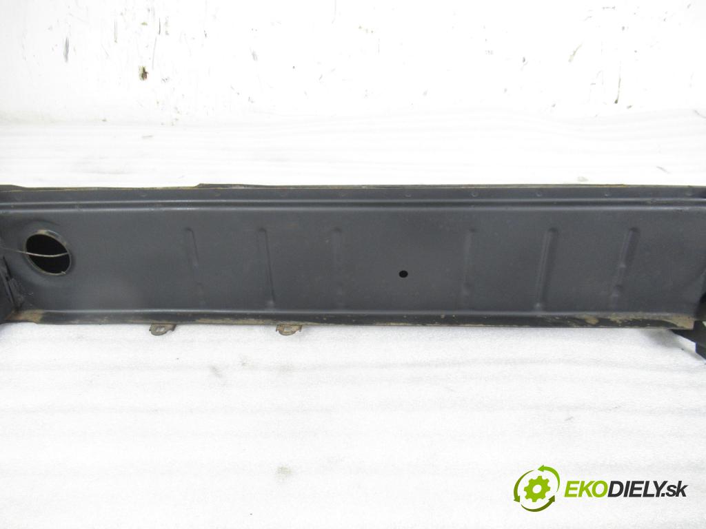 TOYOTA CELICA coupe (_T18_) COUPE 1991 77,00 1.6 STI (AT180) - 4A-FE 1587,00 výztuha PŘEDNÍ 