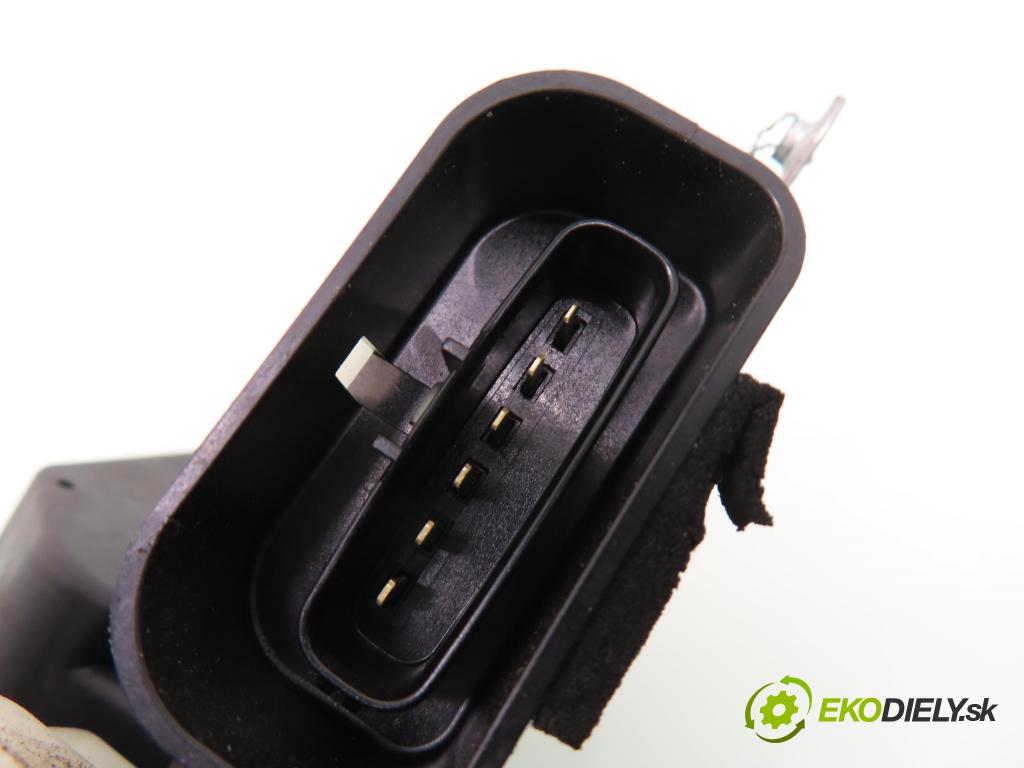 TOYOTA RAV 4 II (_A2_) SUV 2004 85,00 2.0 D-4D 4WD 116 - 1CD-FTV 1995,00 zámok dverí kufor EL. 