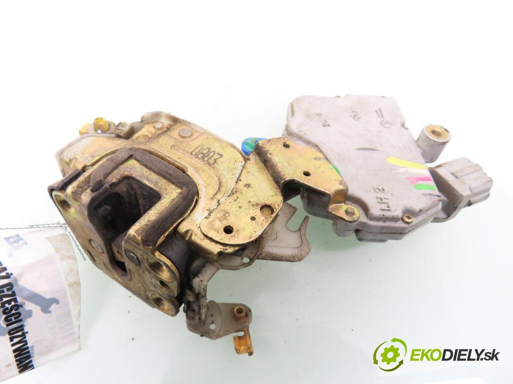 NISSAN TERRANO II (R20) TERENOWY 1996 92,00 2.7 TDi 4WD 125 - TD27TI 2664,00 zámok