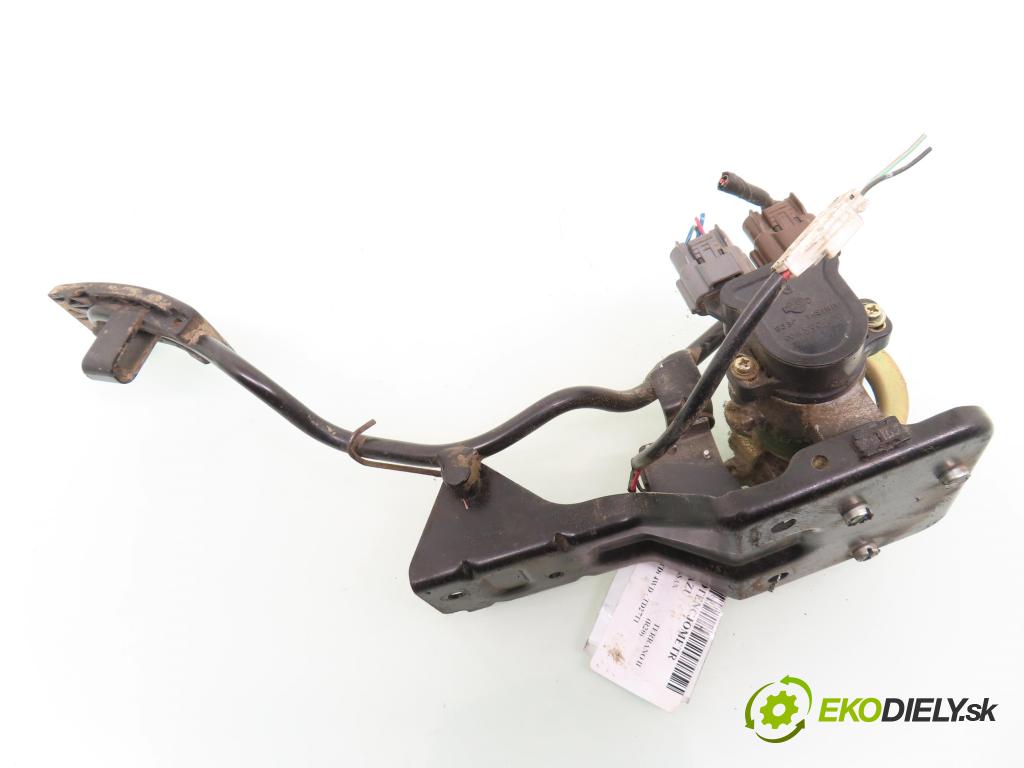 NISSAN TERRANO II (R20) TERENOWY 1996 92,00 2.7 TDi 4WD 125 - TD27TI 2664,00 potenciometr plynového pedálu A22665 (Potenciometr plynového pedálu)