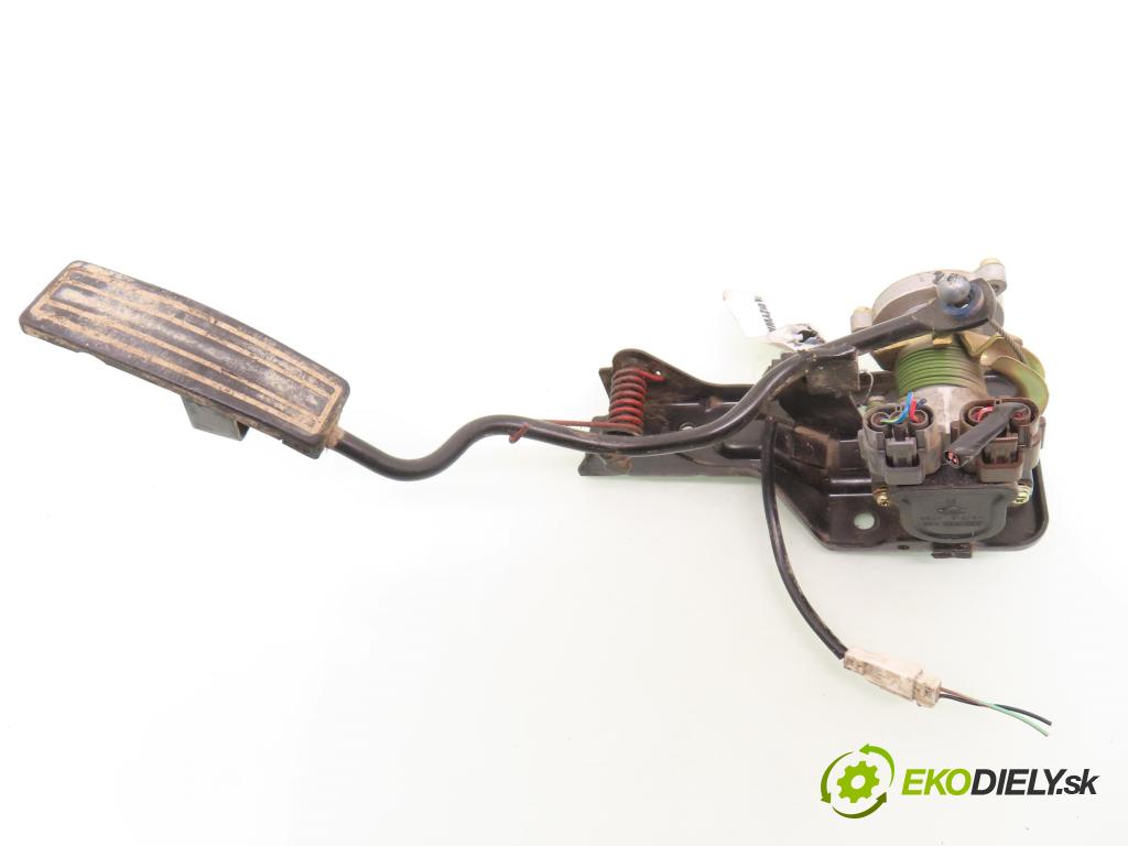 NISSAN TERRANO II (R20) TERENOWY 1996 92,00 2.7 TDi 4WD 125 - TD27TI 2664,00 potenciometr plynového pedálu A22665 (Potenciometr plynového pedálu)