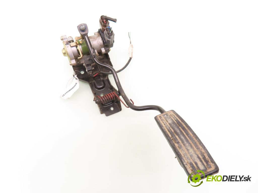 NISSAN TERRANO II (R20) TERENOWY 1996 92,00 2.7 TDi 4WD 125 - TD27TI 2664,00 potenciometr plynového pedálu A22665 (Potenciometr plynového pedálu)